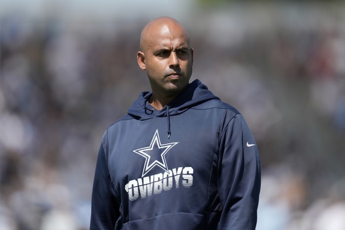 Hired as a defensive coordinator for the first time in the NFL, Aden Durde has a bit of background knowledge on the Seattle Seahawks after coaching against them last fall.